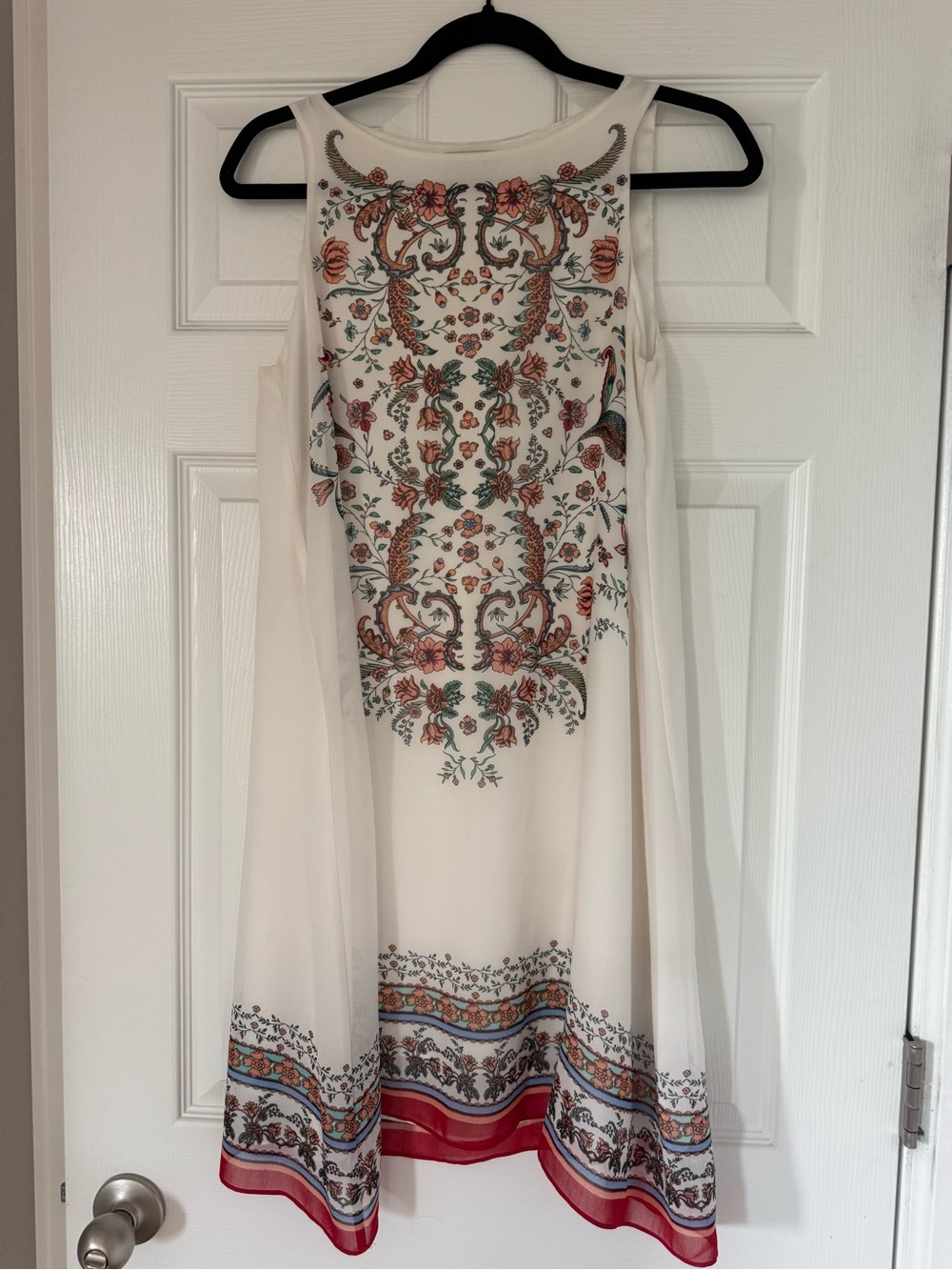 Max Studio Cream Sleeveless Embroidered Shift Dress with Multicolor Border
